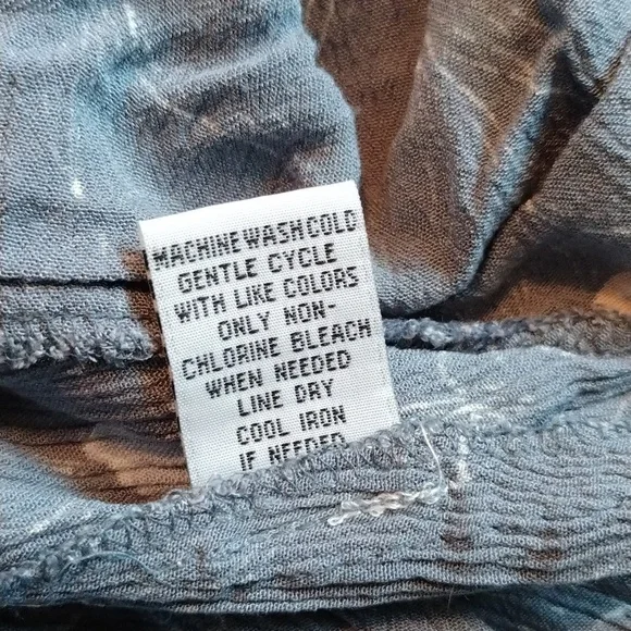 Floral Shorts With Skirt Overlay - Picture 6 of 8